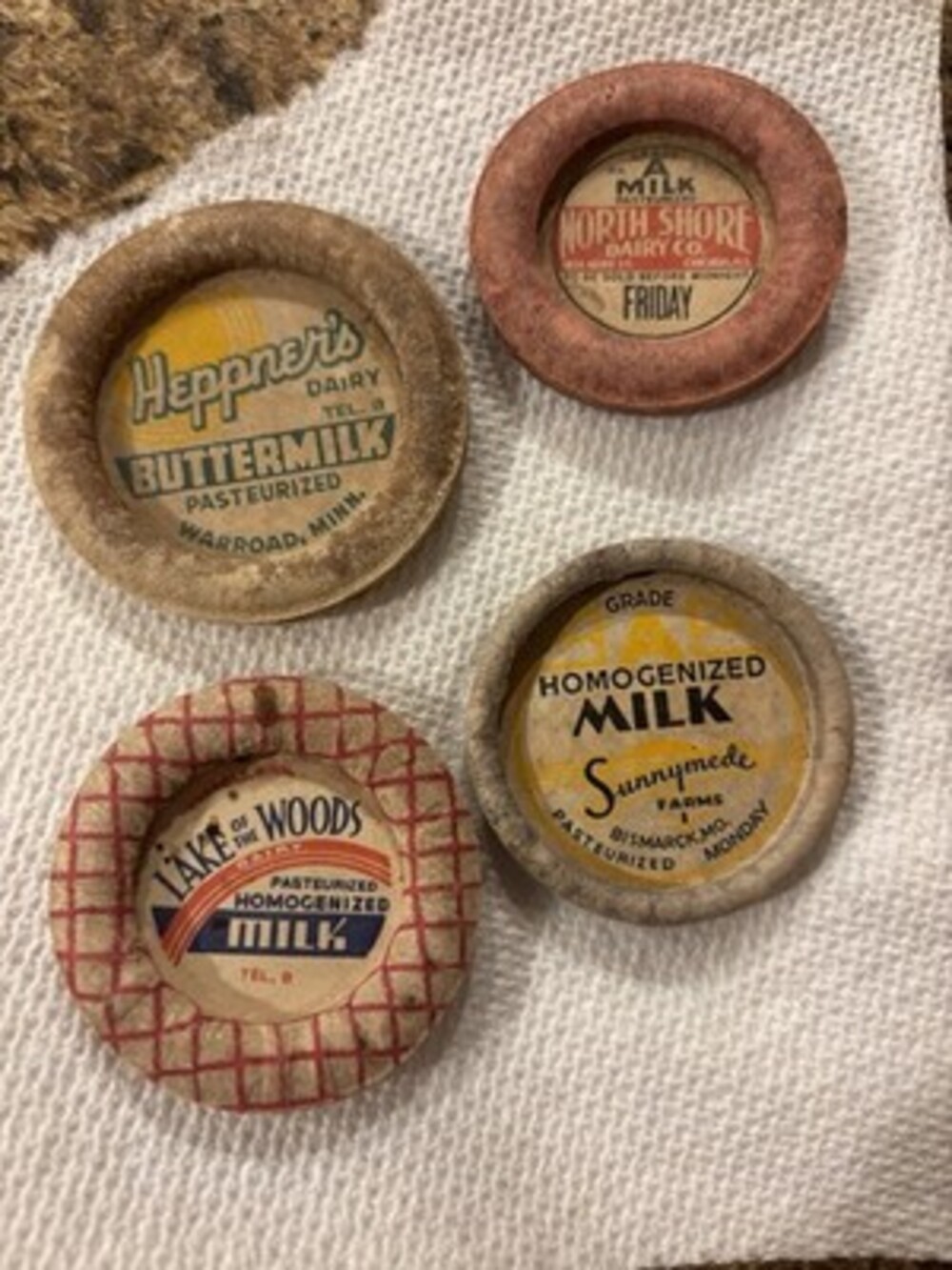LOT 4 Vintage BOTTLE CAPS